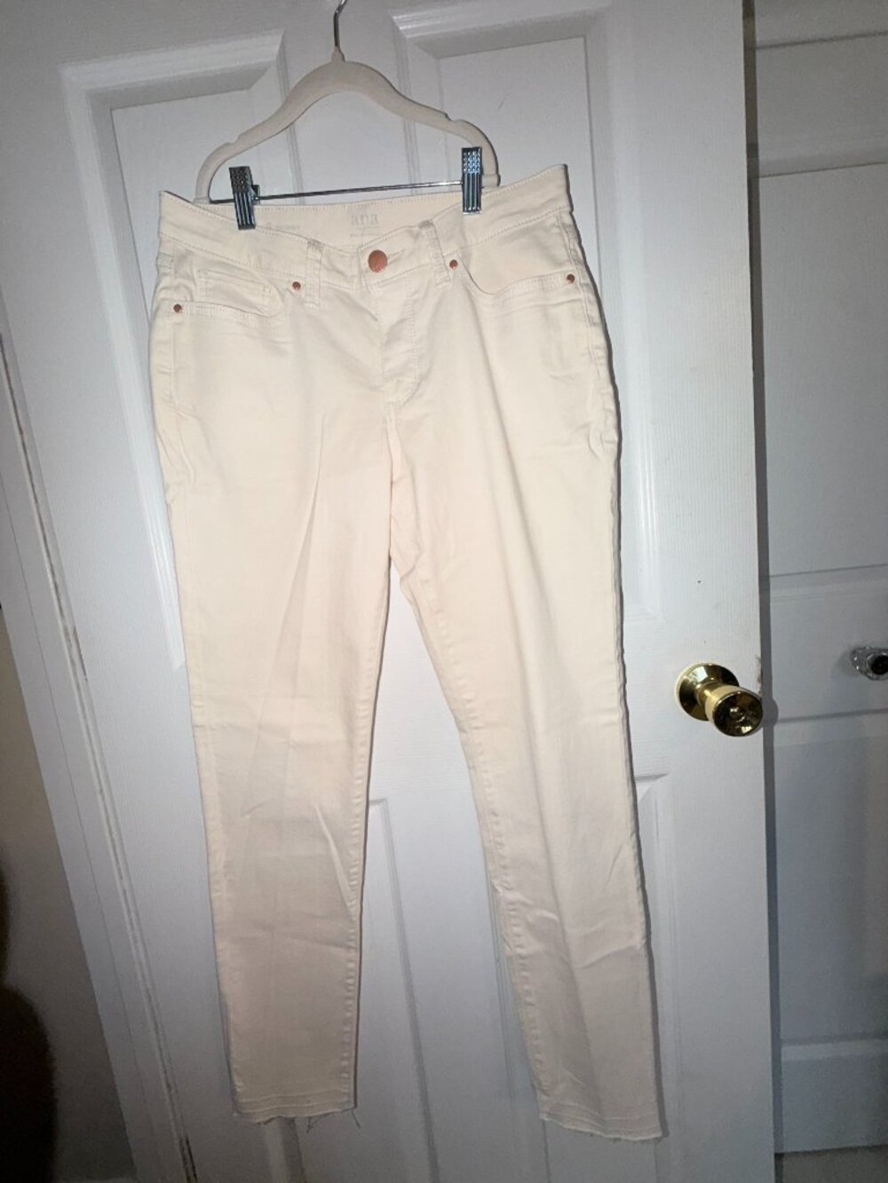 a.n.a Cream Skinny Jeans Size 6 Stretch